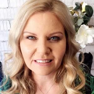 Meet your Posher, Simone